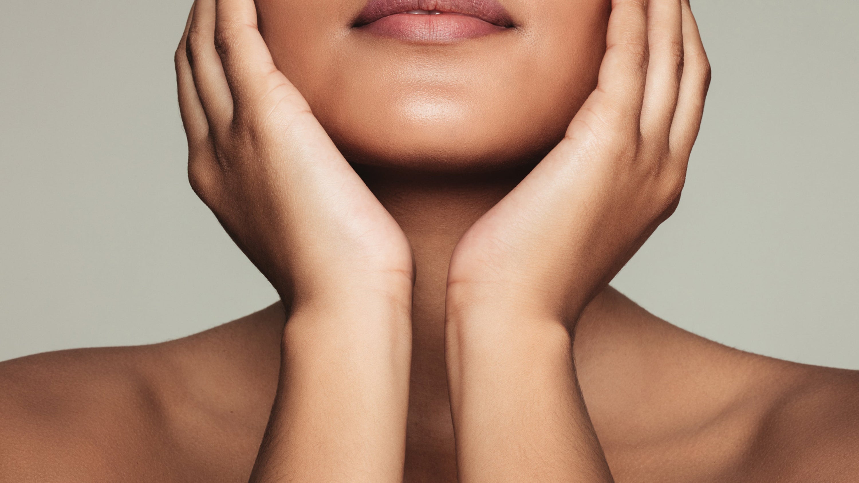 The result of healthy skin after taking the Solgar Collagen Hyaluronic Acid Complex Tablets